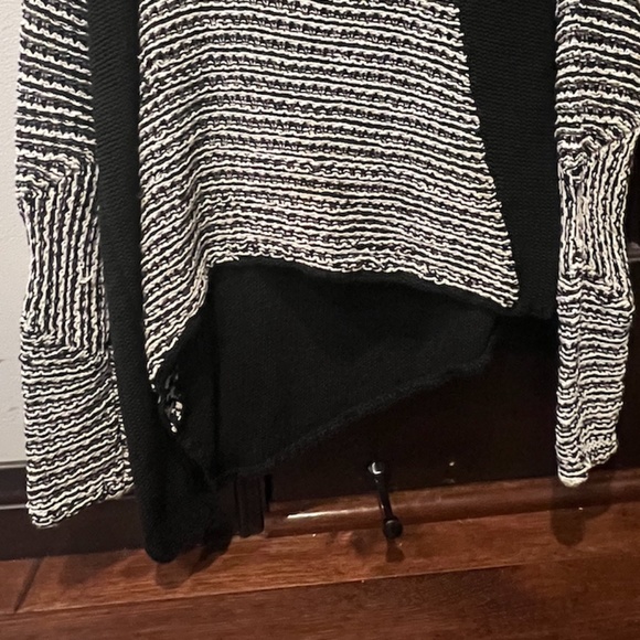 HELMUT LANG ASYMMETRICAL LONG SLEEVE SWEATER, SIZE SMALL , BLACK/WHITE - Picture 7 of 12
